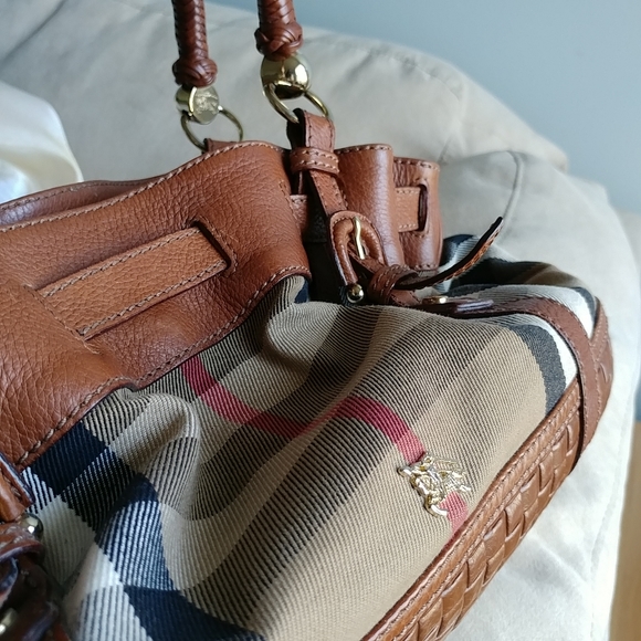 Burberry House Check Canvas Leather Shoulder Bag - Picture 3 of 11